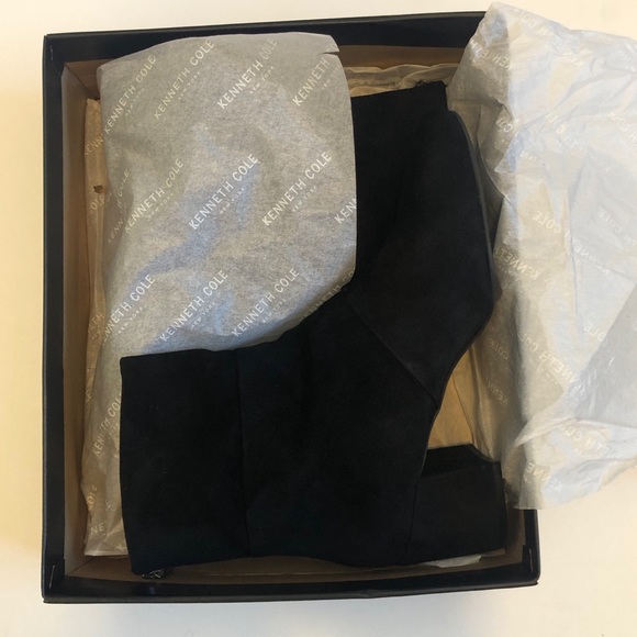 Kenneth Cole Eryc Block-heel Booties, EUC - Picture 7 of 7